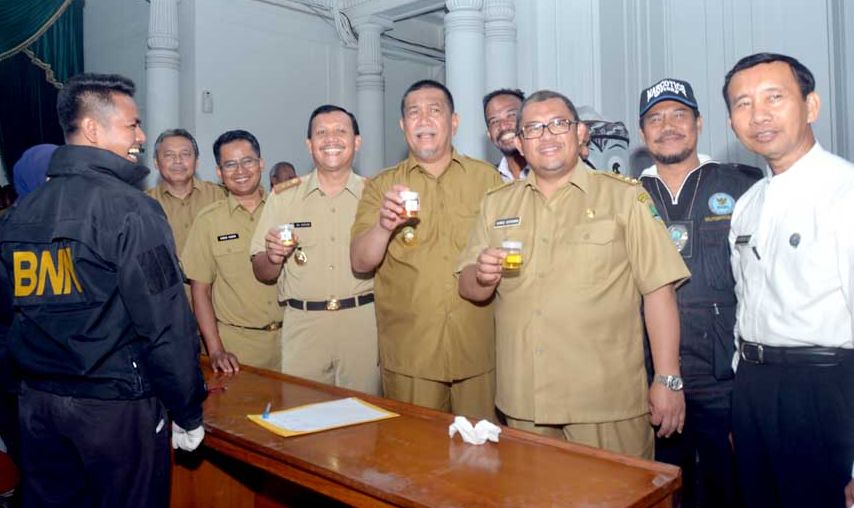 Aher dan Demiz  Negatif Pakai Naroba