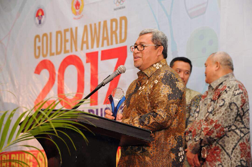  Aher Terima Penghargaan Gubernur Peduli Olahraga 