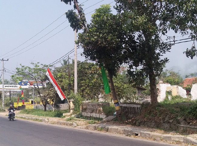  Ratusan Tumbak Tanah di Areal Si Jalak Harupat Belum Dibebaskan 
