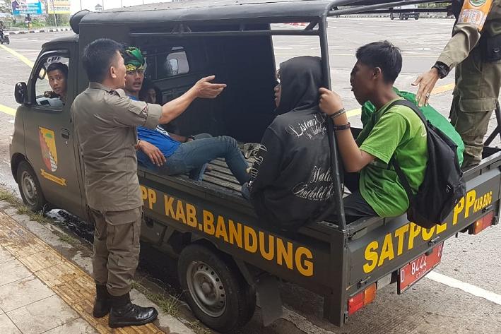 Bupati Bandung Minta Para Bonek Difasilitasi 
