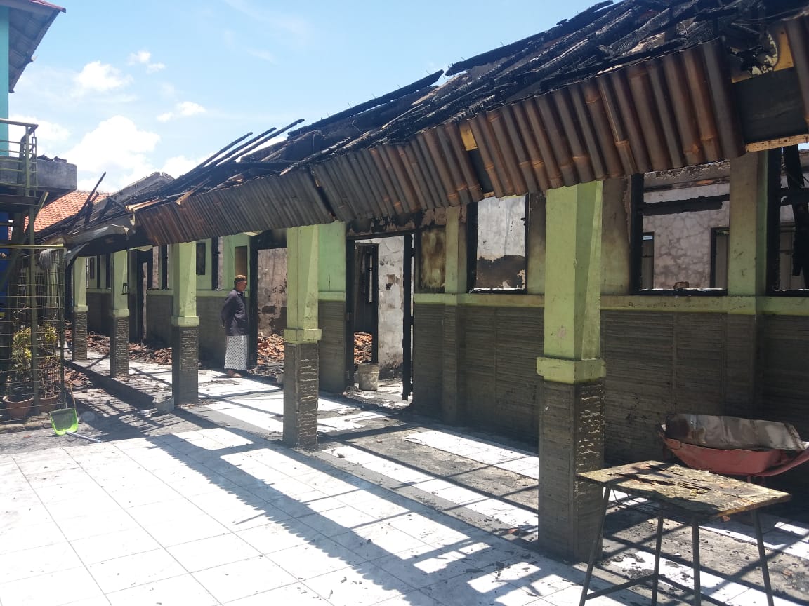 Sekolah MTs Yayasan Ibnu Aqil Ibnu Sina Soreang Hangus Terbakar