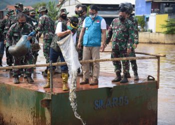 Gubernur Jabar Tinjau Sektor 6 Citarum Harum