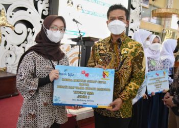 Isu Disabiltas Hantarkan Salma Fauzani Juarai Lomba Surat Cinta untuk Bupati dan Wakil Bupati Bandung