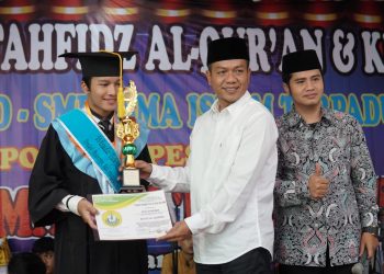 Bupati Bandung Siapkan Beasiswa Untuk Tiga Siswa Berprestasi Tahfidz Alquran di YPPD Addzimat Da’i Indonesia
